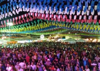 Governador afirma que  vai ter São João na Bahia este ano: “determinei que comece a organizar”