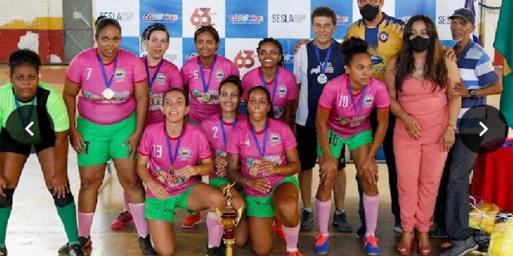 Madre de Deus: Time feminino de futsal é campeão