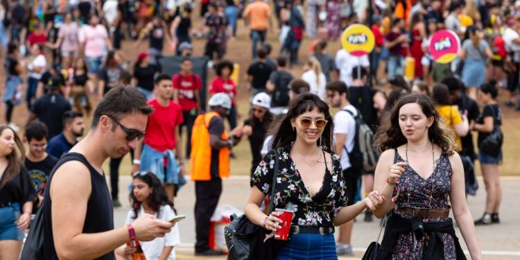 Lollapalooza: organização recorre de decisão do TSE que vetou manifestações eleitorais de artistas