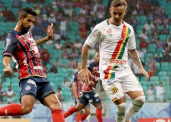 Bahia bate Sampaio Correia e mantém liderança na Série B