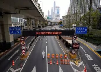 Em lockdown, Xangai registra 3 mortes em nova onda de covid-19