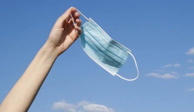 Fim da emergência da pandemia no Brasil contraria a Organização Mundial de saúde