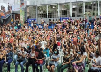 Decisão judicial suspende greve e determina retorno imediato dos professores ao trabalho