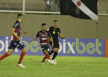 Bahia perde e se afasta ainda mais da liderança