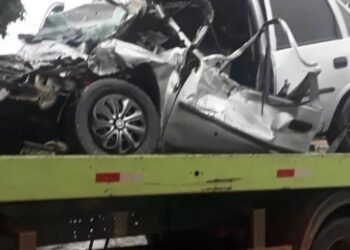 Na BR-101, três pessoas da mesma família morreram em grave acidente