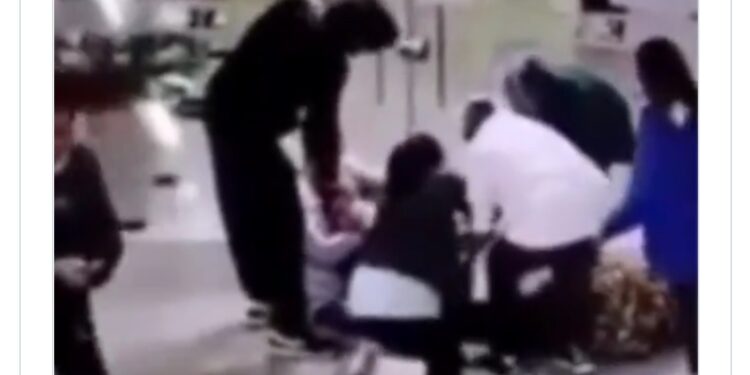 Diretora de escola é agredida por estudante com ‘mata-leão