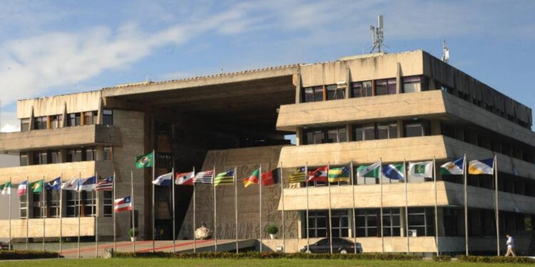 Assembleia legislativa da Bahia, cancela confraternização do São João por conta da Covid 19