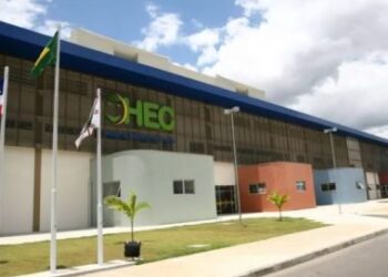 Cruz das Almas: Criança sofre queimaduras graves ao ser atingida em ‘guerra de espada’