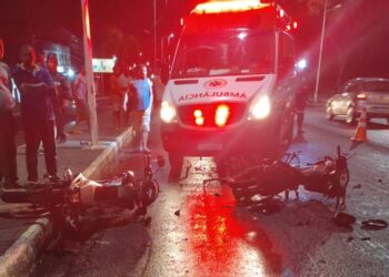 Candeias: Acidente deixa motociclistas feridos; um em estado grave