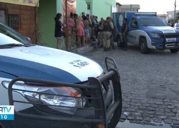 Feira de Santana: Criança morre e outra fica em estado grave após incêndio em casa