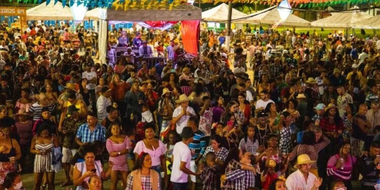 Madre de Deus: Arraiá da Gente estreia com muita alegria e muito forró