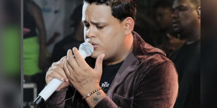 Em busca de R$3 milhões, justiça só encontra R$79 reais em contas do cantor Thiago Aquino