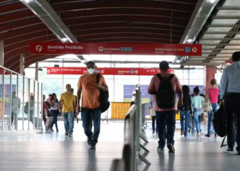 São Paulo volta a obrigar uso de máscaras contra covid-19