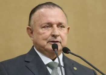Presidente da Assembleia diz que é “escandaloso” prefeitura gastar milhões com shows, enquanto pessoas passam fome