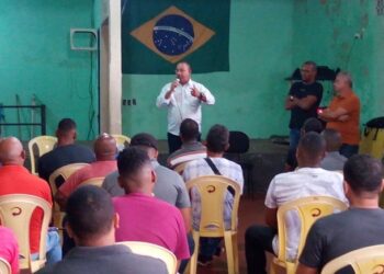 Madre de Deus: Vice-prefeito se reúne com trabalhadores e representantes de associações; para cobrar da Acelen mão de obra local