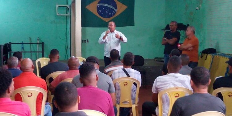 Madre de Deus: Vice-prefeito se reúne com trabalhadores e representantes de associações; para cobrar da Acelen mão de obra local