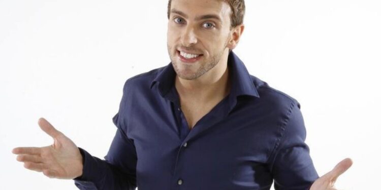 Humorista faz piada com criança com hidrocefalia e é demitido do SBT