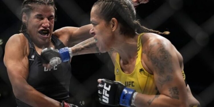 Baiana Amanda Nunes supera Juliana Peña e recupera cinturão do UFC