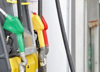 Preços dos combustíveis voltam a cair nos postos, diz ANP