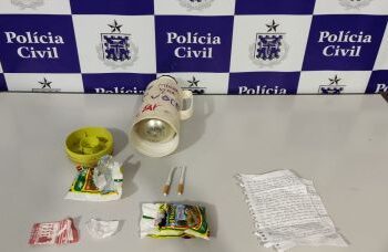 Mulher é presa ao tentar entrar com drogas em delegacia na Bahia