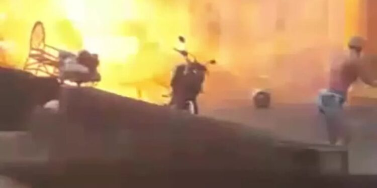 Explosão por vazamento de gás, deixa feridos