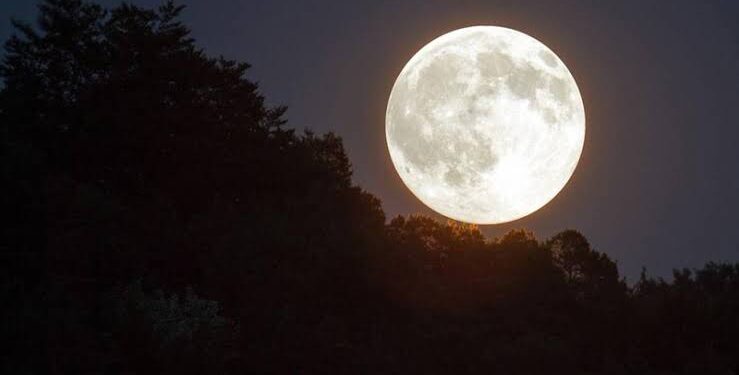 Super Lua aconteceu nesta quarta-feira