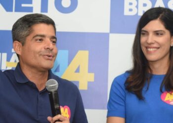 ACM Neto confirma Ana Coelho como vice e ressalta juventude da chapa da oposição