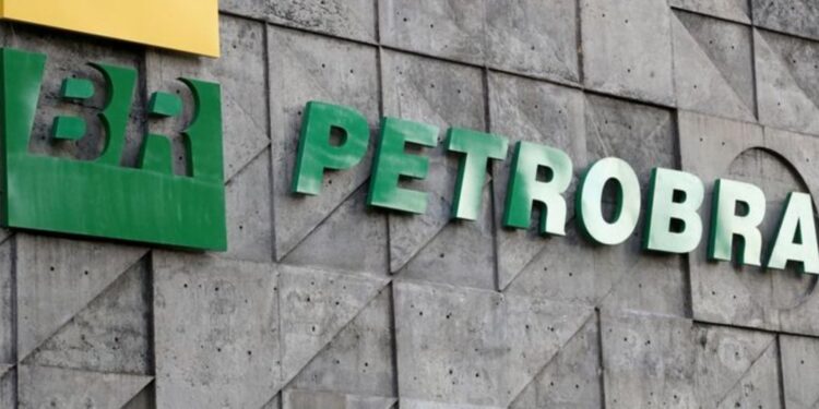 Petrobras reduz preço do diesel nas refinarias em 3,56%