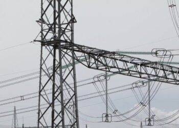 Conta de luz não terá custo adicional em setembro, decide Aneel