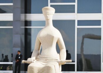 STF torna réu deputado denunciado por forjar atentado contra si