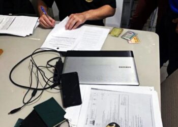 PF prende haitiano suspeito de falsificar vistos brasileiros em Candeias.