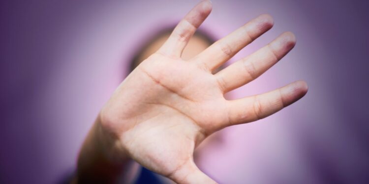 Operação Maria da Penha realiza quase 500 prisões contra suspeitos de violentar mulheres em Pernambuco