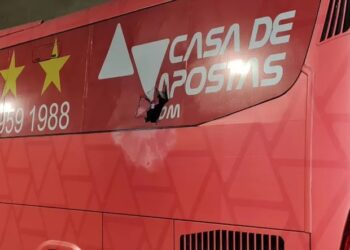 MP denuncia quatro envolvidos no ataque ao ônibus do Bahia em Salvador