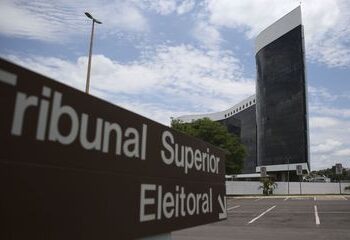 Justiça Eleitoral recebe 10,8 mil denúncias de propaganda irregular