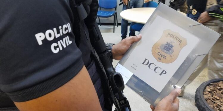 Polícia faz operação contra esquemas de fraudes em Salvador e Feira de Santana