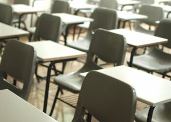 Após toque de recolher ser anunciado no bairro de Pernambués, 11 escolas suspendem suas atividades