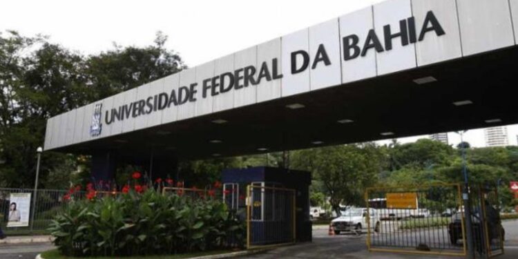 Suspeito de roubo realiza disparos contra policiais dentro do campus de Ondina da Ufba