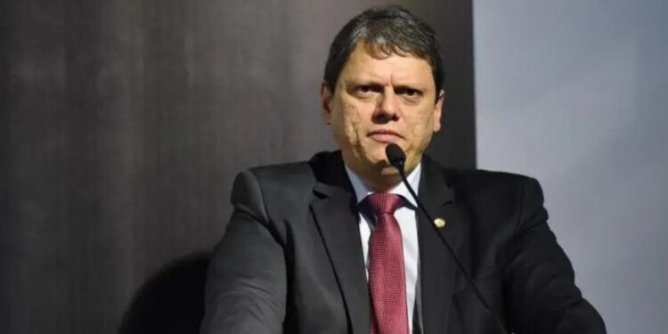 Tarcísio de Freitas, do Republicanos, é eleito governador de São Paulo