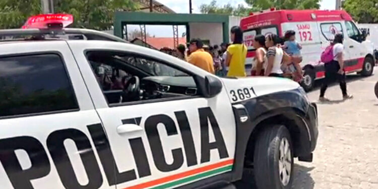 Adolescente atira em três colegas dentro de escola, uma das vitimas está em estado grave