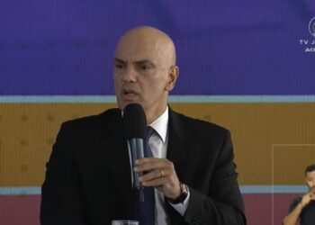 Moraes diz que operações da PRF não impediram que eleitores votassem ‘em nenhum caso’ e descarta estender horário