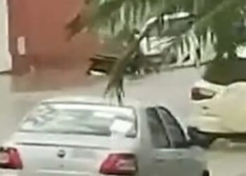 Ruas ficam alagadas após chuva intensa em Euclides da Cunha