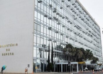 Militar da FAB atira na cabeça de colega dentro do Ministério da Defesa