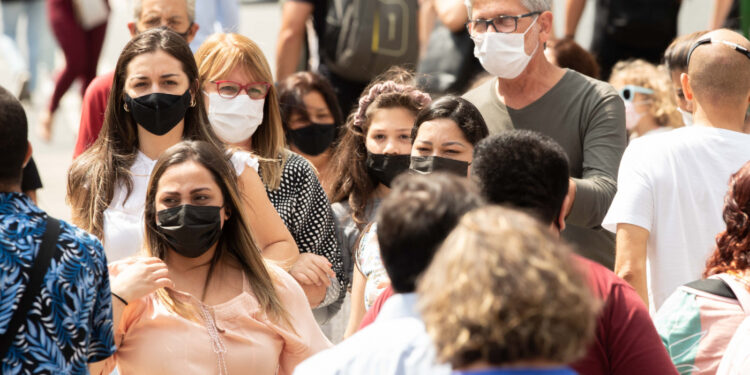 Ministério da Saúde recomenda uso de máscara com nova alta de casos da Covid-19