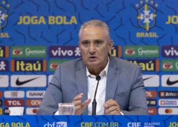 ‘Neymar vai jogar a Copa’, afirma Tite após craque sofrer lesão no tornozelo