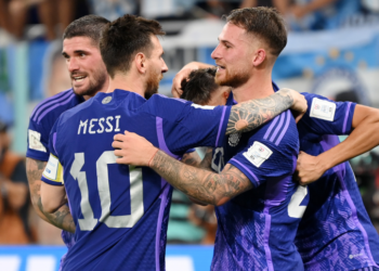 Argentina vence Polônia e se classifica para as oitavas da Copa em 1º lugar
