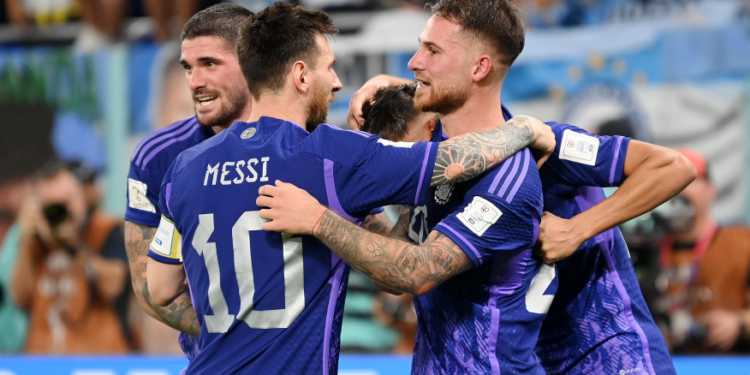 Argentina vence Polônia e se classifica para as oitavas da Copa em 1º lugar