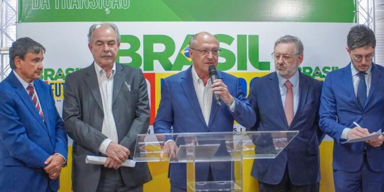 Vice-presidente Alckmin anuncia mais 61 nomes da equipe de transição
