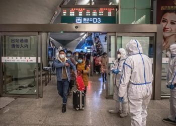 31 mil infectados por dia, China bate recorde e registra maior número de casos de Covid-19