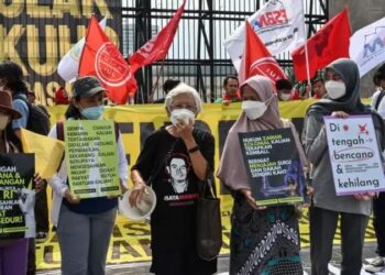 Indonésia aprova lei que pune sexo fora do casamento com até 1 ano de prisão