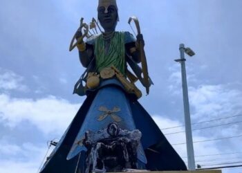 Intolerância religiosa: Estátua Mãe Stella de Oxóssi é incendiada em Salvador e fica destruída